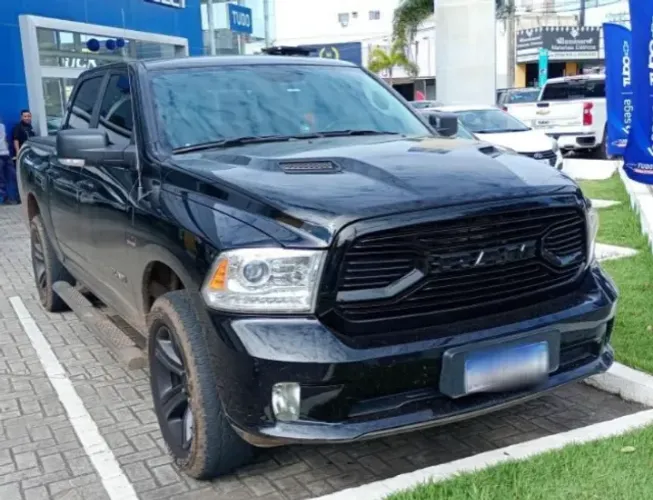 Ram Classic Laramie 5.7 V8 16V Gasolina 4X4 Aut. 2022