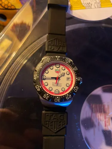 Relógio TAG HEUER FORMULA 1 AUTOMÁTICO PULSEIRA PRETA