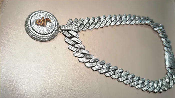 Corrente Cubana Iced Out Com Pingente Cravejado JP