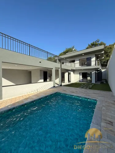 Casa à venda em Condomínio de Atibaia