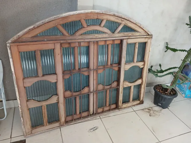 Janela Angelim Pedra