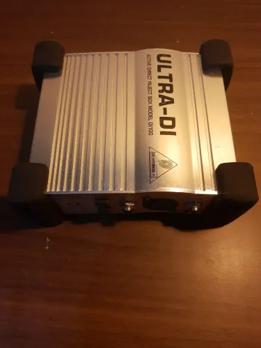 Direct box ativo ultra di behringer usado 