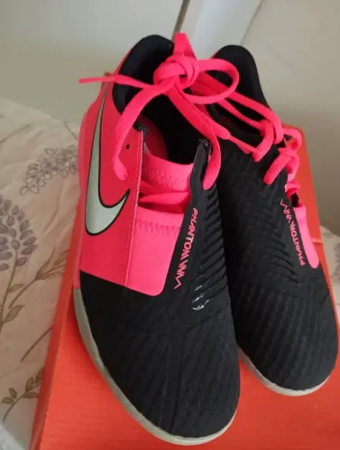 Chuteira Nike Phantom Venom futsal juvenil 32 nova
