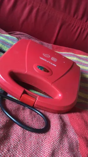 VENDO AIR FRYER E SANDUICHEIRA