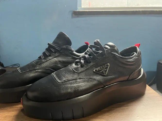 Tênis de luxo Prada