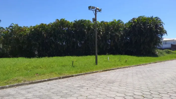 Terreno a venda no Acapulco, condomínio em Guarujá