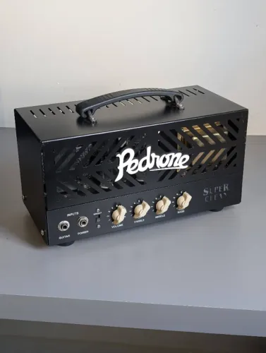 Amplificador Pedrone Super Clean 50w valvulado