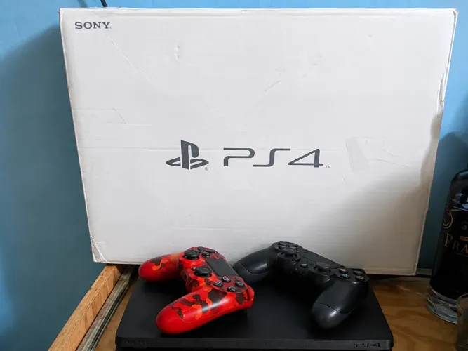 Ps4 Slim 500gb Versão 13.50 - 2 controles - Caixa e cabos