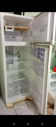 Geladeira Eletrolux 480 litros em ótimo estado.
