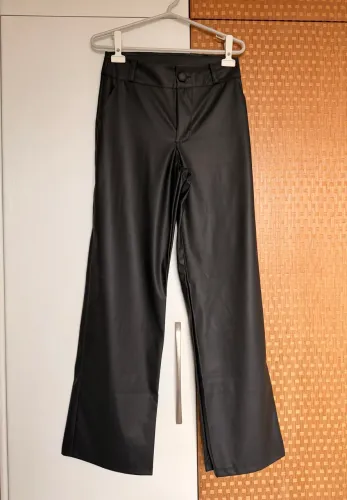Calça couro sintético 
