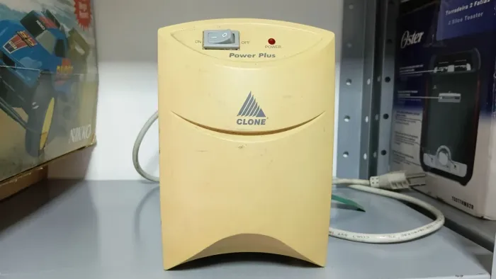 Estabilizador de tensão 400 VA 220 para 110V