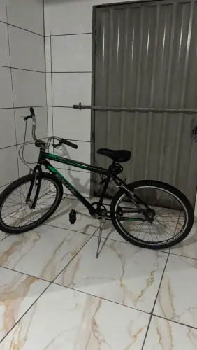 Vendo um bicicleta. 