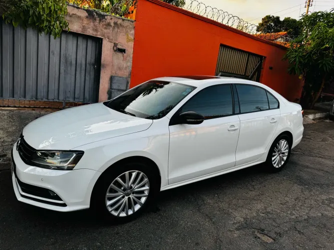 Volkswagen Jetta Comfortline 1.4 TSI 16V 4P Aut. 2017