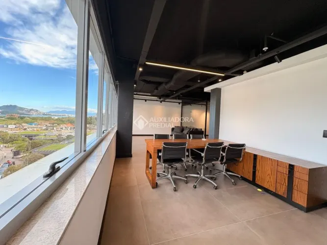 Sala Comercial Mobiliada no Square SC - Torre Jurerê B | 105,04 m²