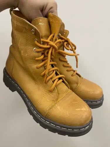 Bota coturno Cravo e Canela