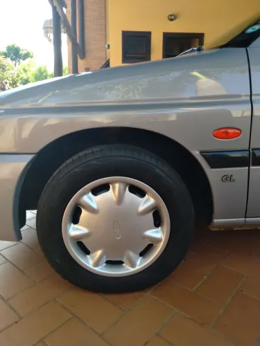 Ford Escort GL 1.8i 16V 4P 1998