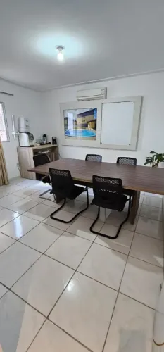 Casa para aluguel tem 20 metros quadrados com 8 quartos