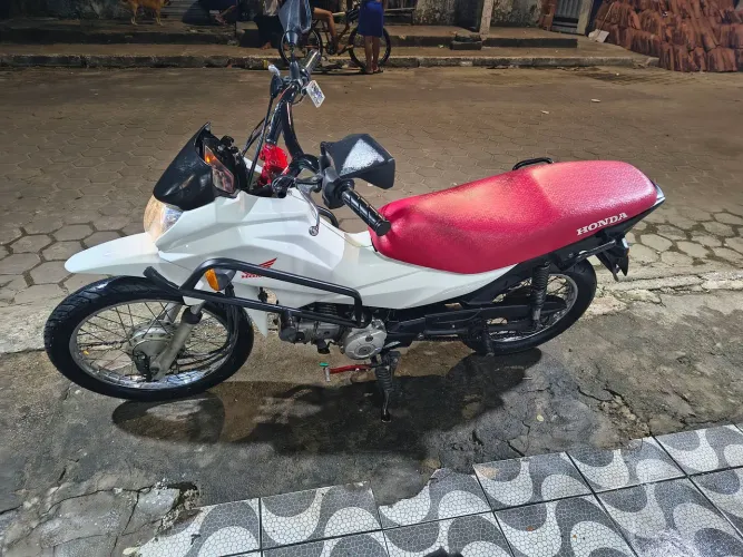 Pop 110i perfeita, revisada emplacada 2026 moto pra pessoas exigente moto bem cuidada