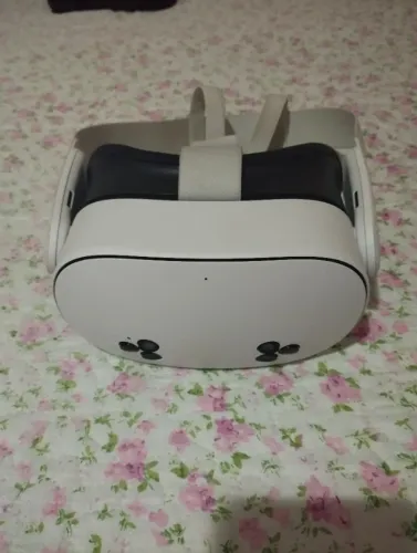 Meta Quest 3s 128GB semi novo | sem controle direito pois quebrou