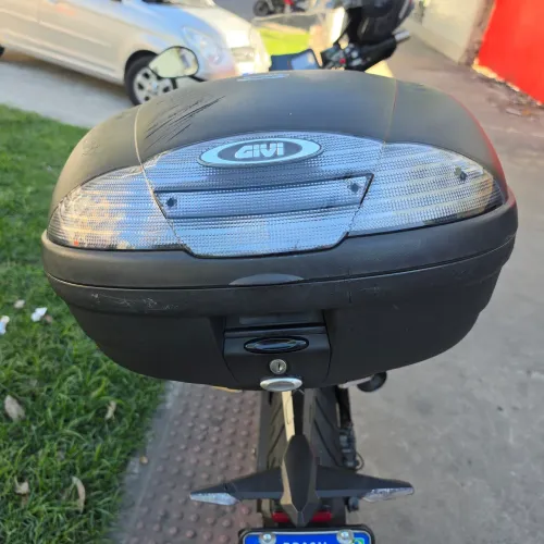 Vendo baú Givi 45 litros