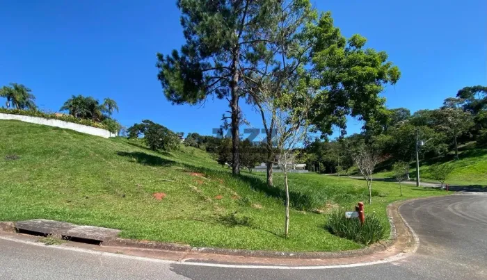Terreno de 1.204 m² no Condomínio Recanto Santa Bárbara, Jambeiro