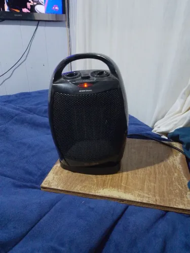 aquecedor cerâmico portátil e ventilador 2 em 1, modelo Britânia AB1600P