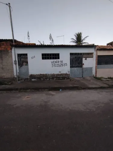 160 mil. Casa bem localizada, rua bem movimentada e com bastante família, Tranquila.