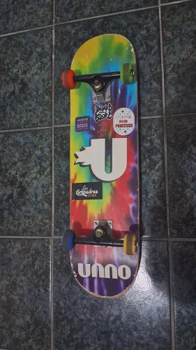 Skate com kit proteção completo. Usei pouco mas está bem conservado!