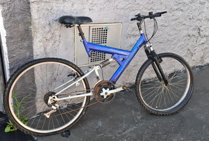 Bicicleta precisa de alguns reparos 