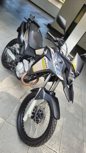 XRE 300 adventure