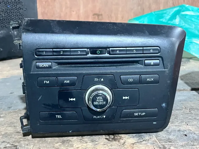 CD Player original da Honda Civic geração 9 de 2012 á 216 aproximadamente