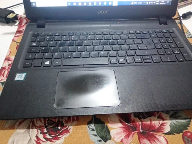 Vendo de notebook e um SSD de 240GB