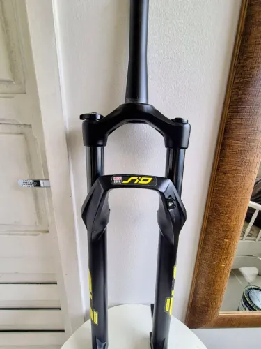 Suspensão Rockshox Recon 120mm, Boost, Espiga com 19cm
