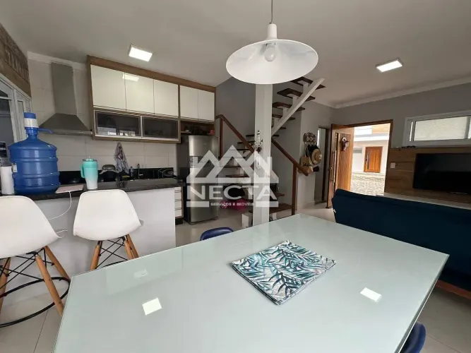 Sobrado Triplex à Venda, 2 Suítes, 2 Vagas, 183m², MASSAGUAÇU, CARAGUATATUBA - SP