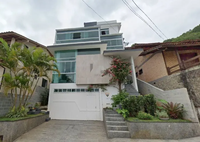 Casa moderna a venda Itacorubi Florianopolis