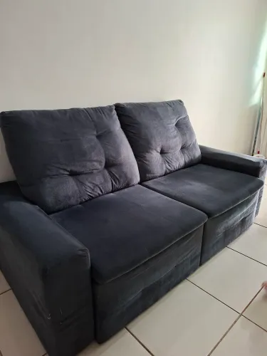 Limpeza de estofado com extratora profissional.