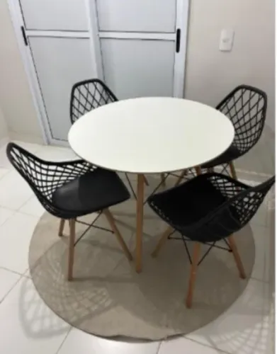 Mesa de jantar redonda 90cm diâmetro com 4 cadeiras
