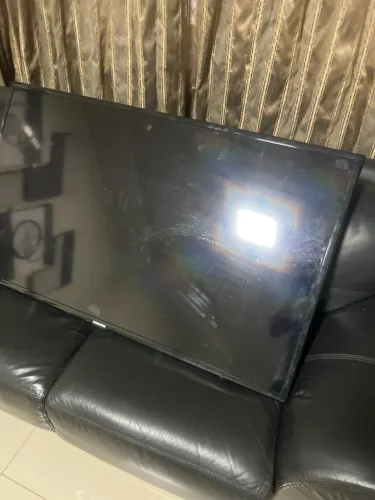 Tv 43 polegadas Samsung tela trincada pra peças