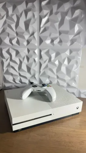 XBOX ONE S (1 TB) + 1 CONTROLE