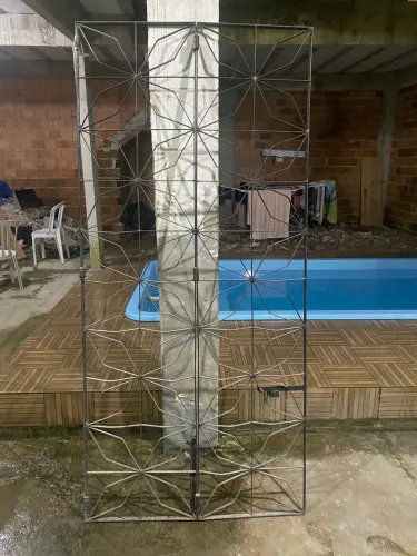 Vendo portão/ grade para porta 