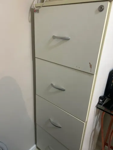 Gaveteiro arquivo com chave 4 portas
