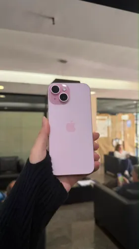iPhone 15 128GB - rosa seminovo 