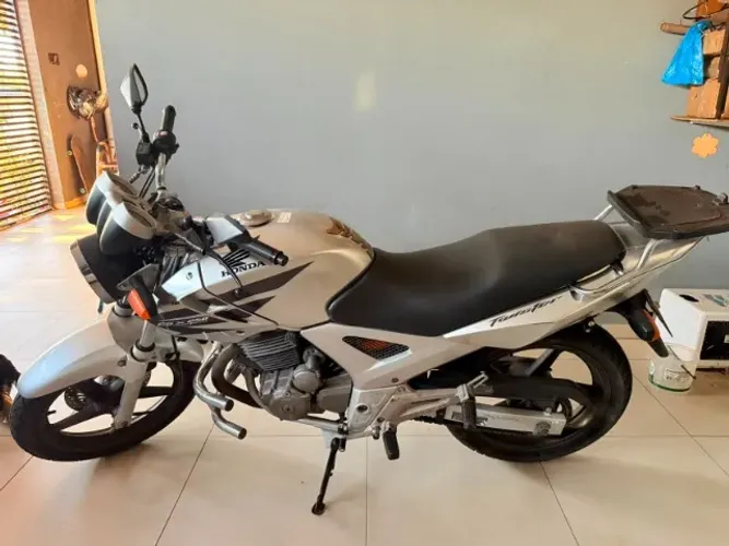 Vendo honda twister 2007 , ou troco por maior cilindrada