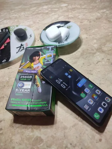 INFINIX HOT 50 256GB. 16 DE RAM C/ CARREGADOR E CAIXA.