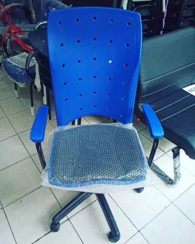 Cadeira giratória ergonômica 