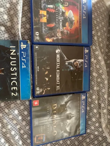 Jogos ps4 OBS: NÃO ACEITO TROCA SOMENTE VENDA