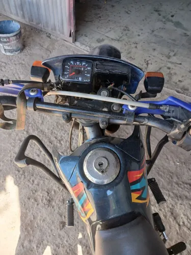 Vendo moto xlr 2000, moto recentemente toda revisada só pegar e anda, ipva 2027 pago