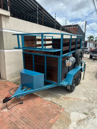 Reboque para 2 cavalos