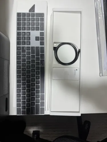 Teclado Bluetooth Apple Magic Keyboard sem uso