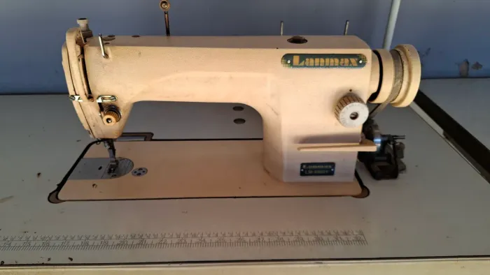 Máquina de costura Reta Industrial Lanmax